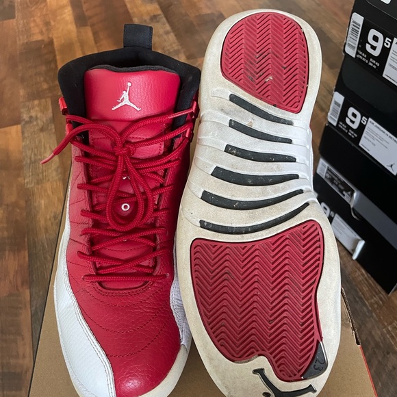 Jordan 12 - Picture 7 of 7